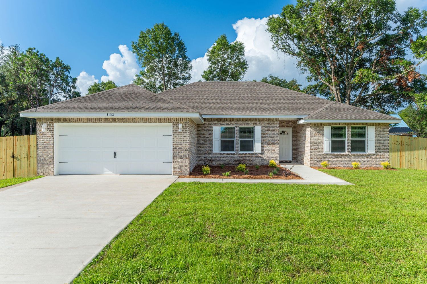 3132 Holley Outside
